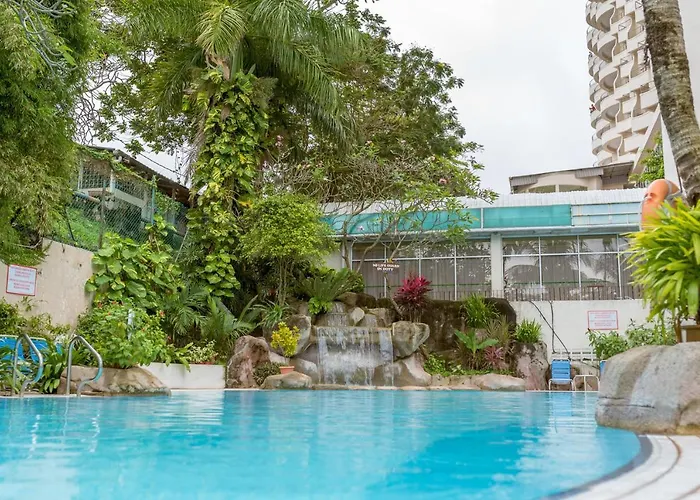 J Beach Suites At Rainbow Paradise