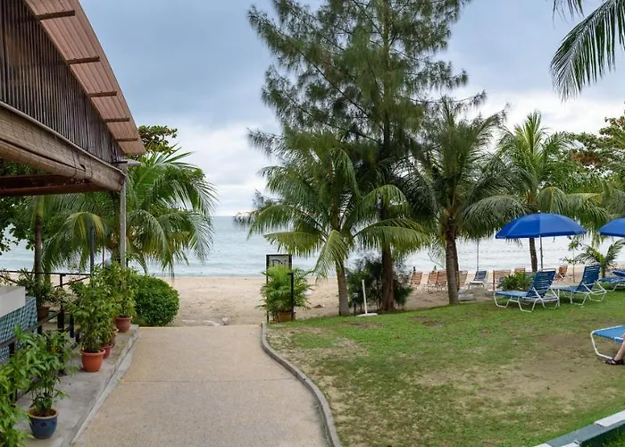 J Beach Suites At Rainbow Paradise