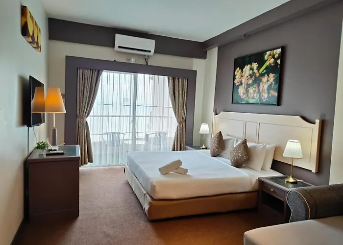 Seaview Deluxe Rainbow Paradise Tg Bungah 6Pax