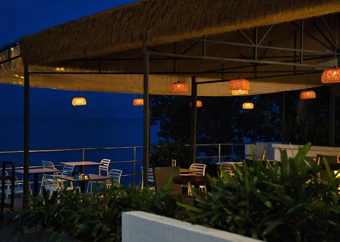 Hotel Sentral Seaview @ ​Beachfront
